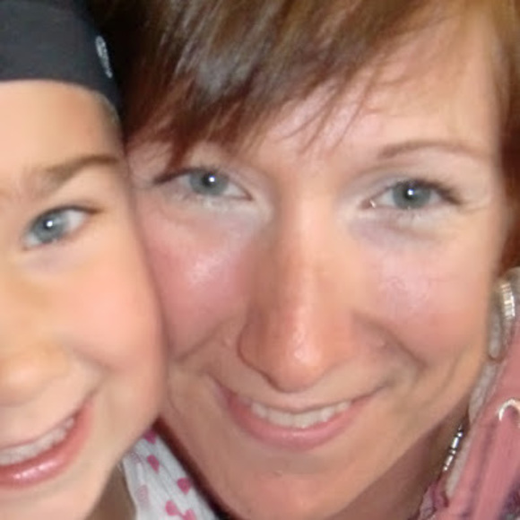 Meet your Posher, Nicole - Picture 1 of 1